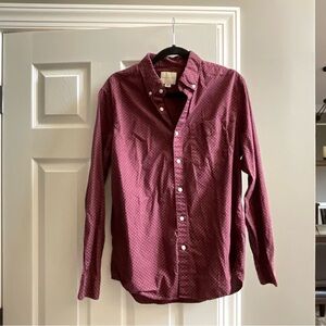 Never worn! American Eagle Outfitters Maroon Casual Button-Down Shirt SzL